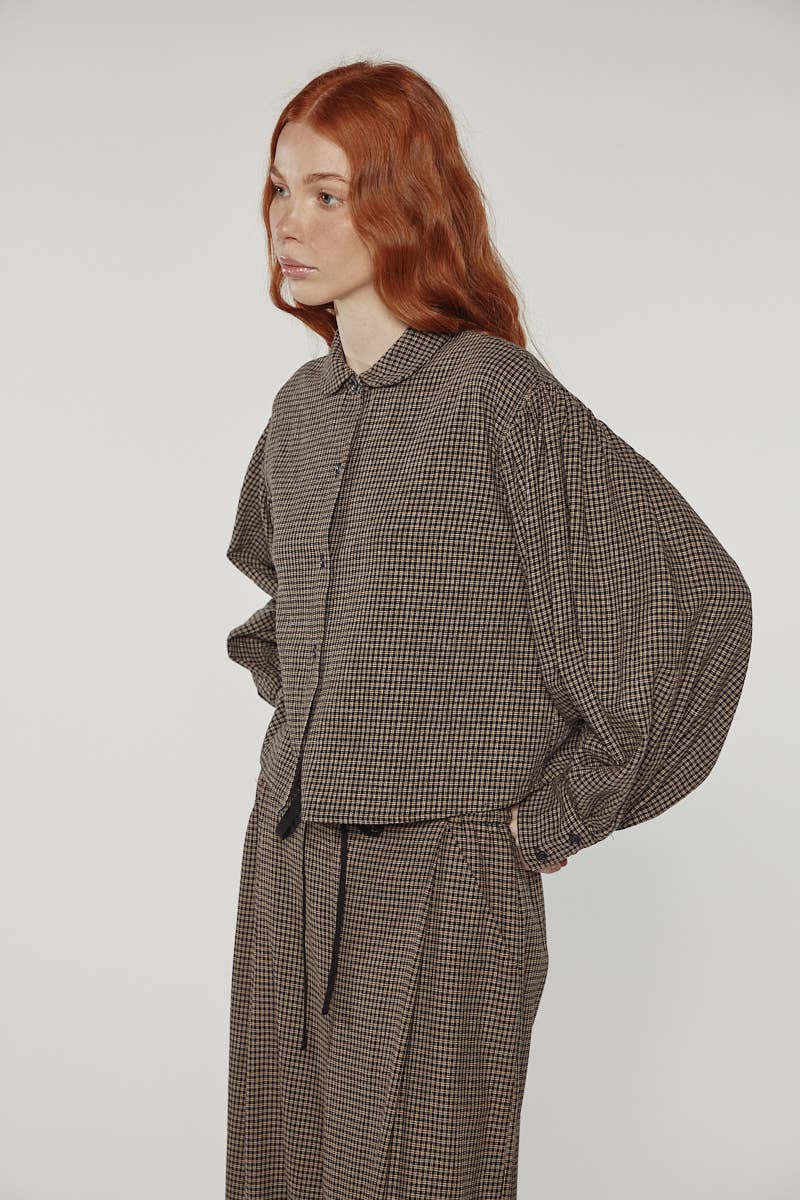 Volume sleeve blouse