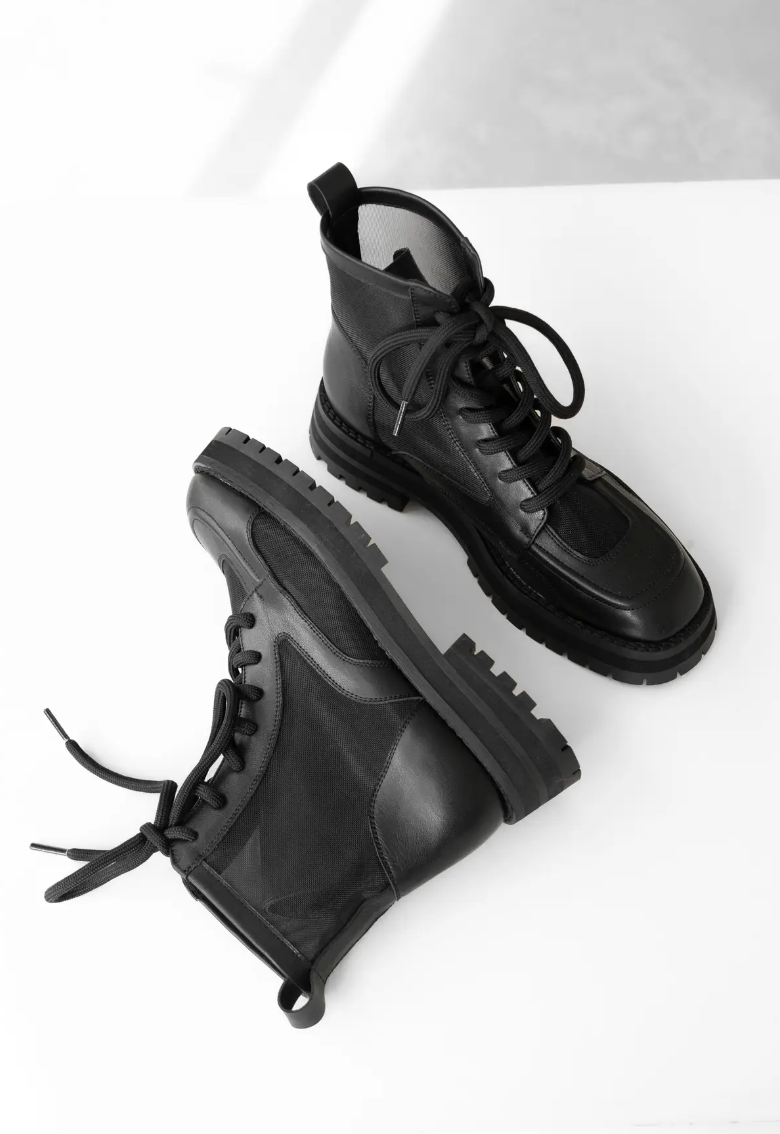 Leather And Mesh Boots Rise