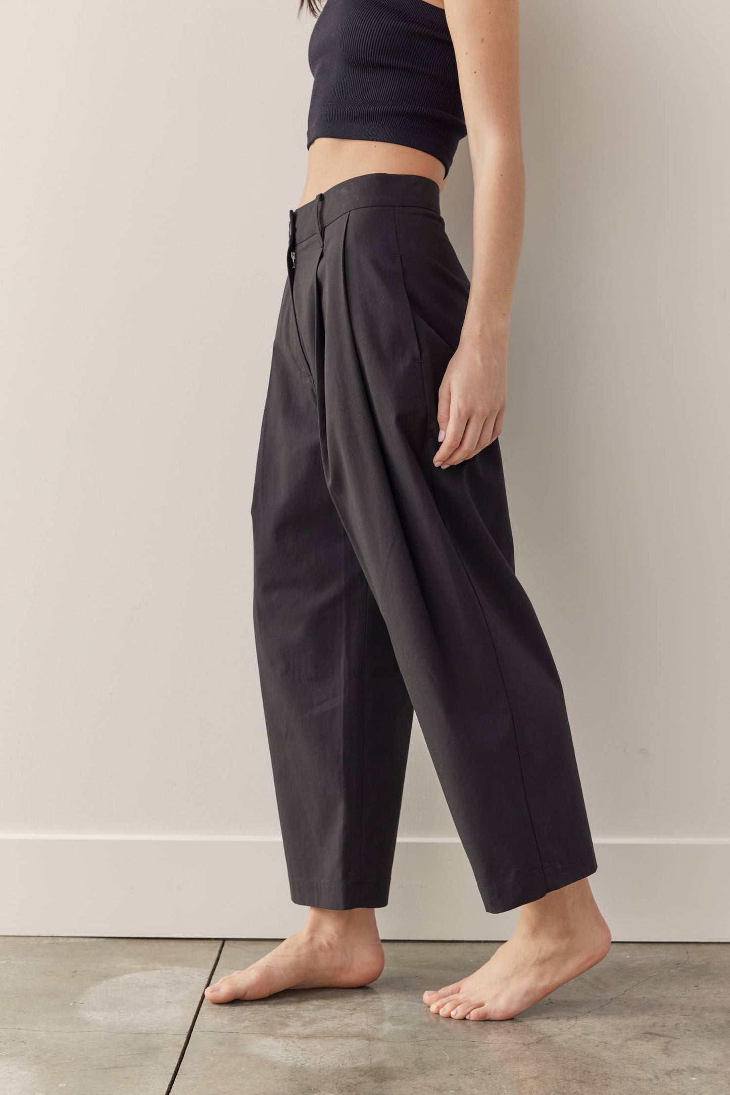 Pleated taped pants