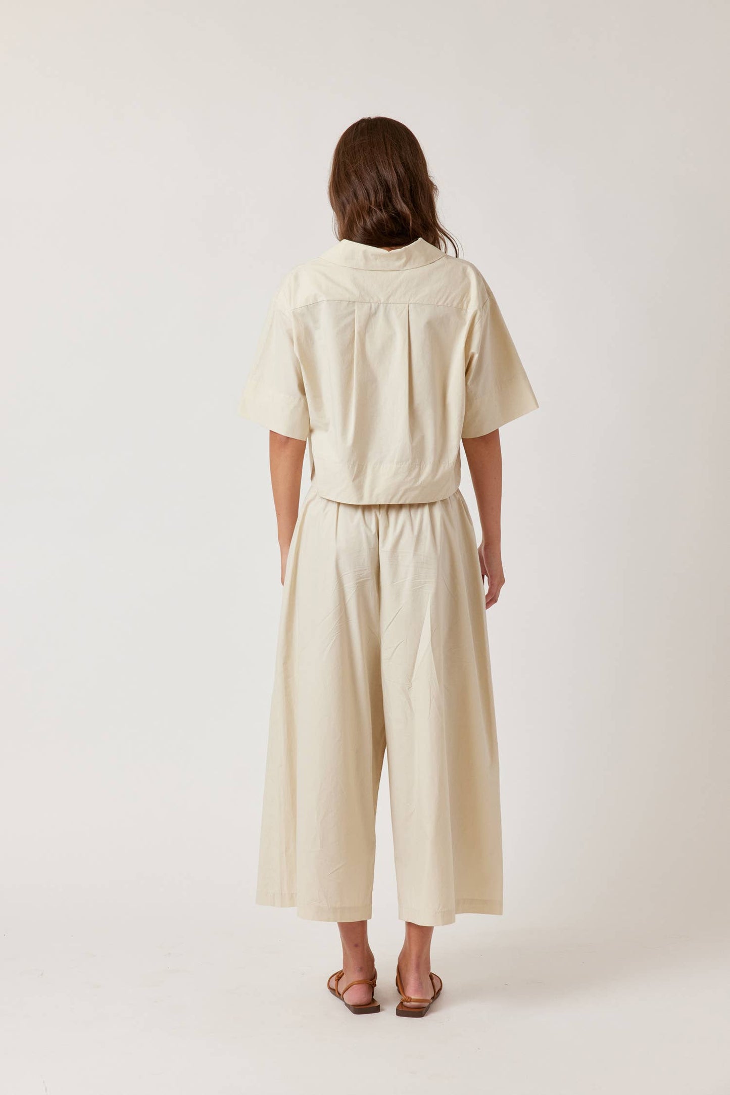 Half-sleeve crop button-down shirts