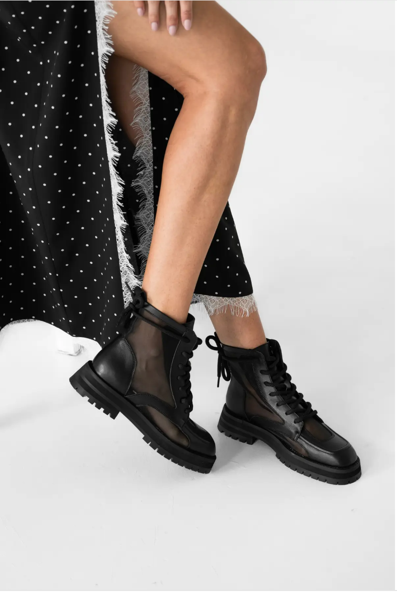 Leather And Mesh Boots Rise