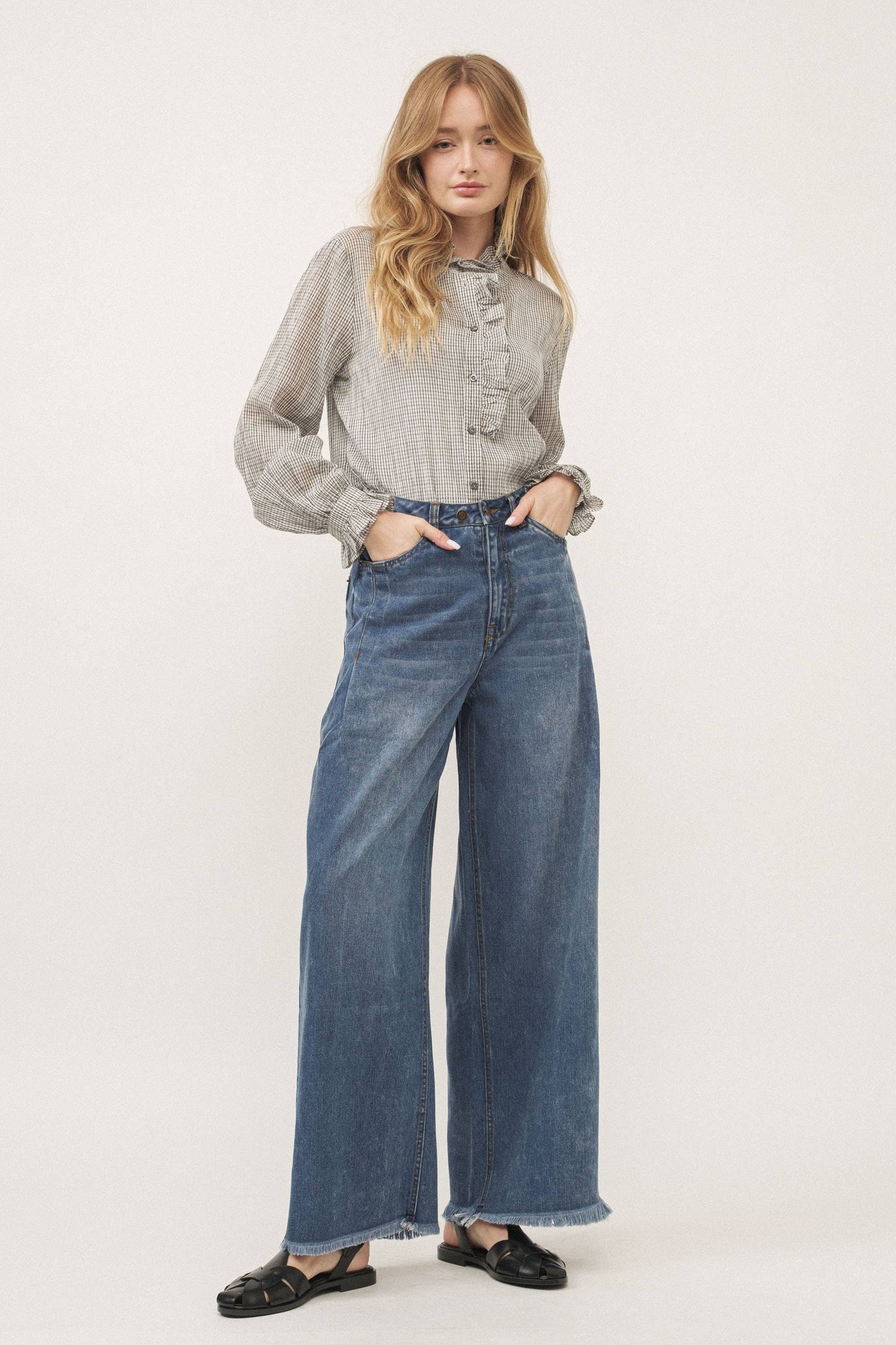 FRONT SIDE PINTUCK WIDE LEG JEANS