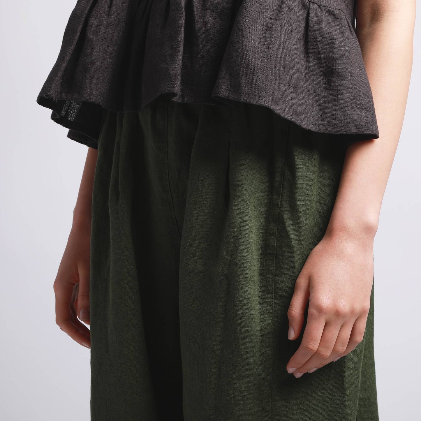 Barrel Leg Cropped Linen Pants