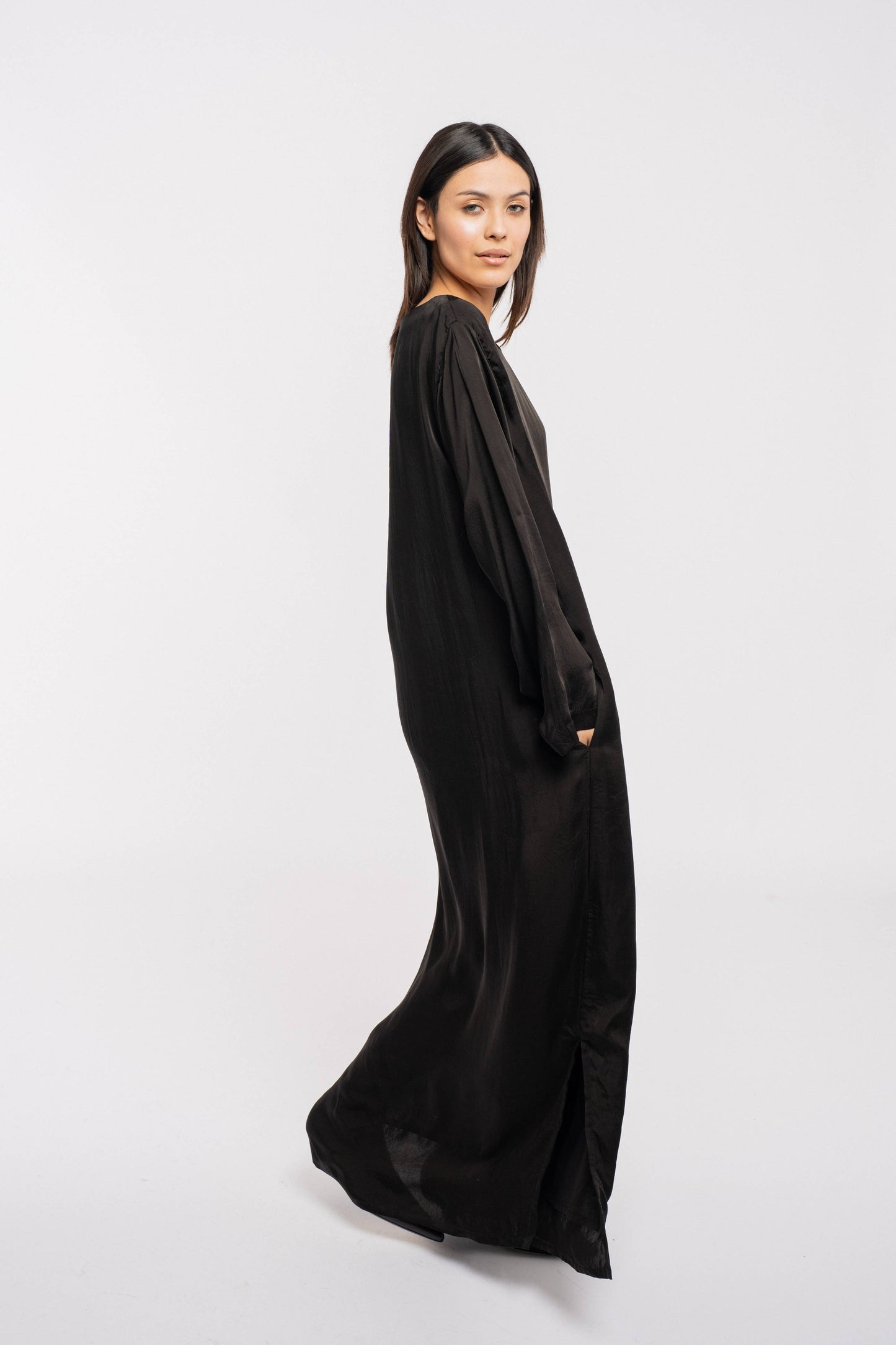 Long Sleeved Maxi dress, black / Sparrow