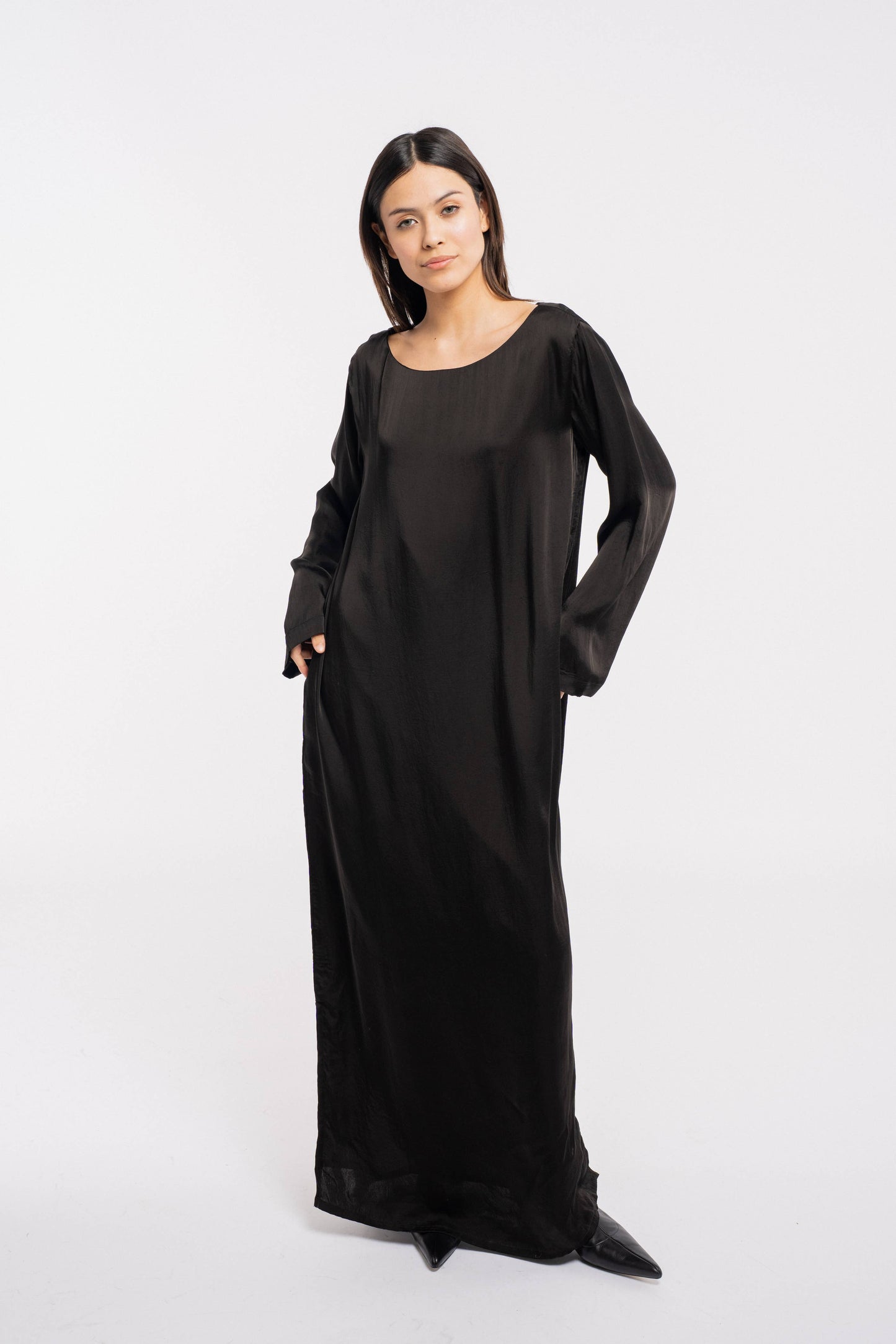 Long Sleeved Maxi dress, black / Sparrow