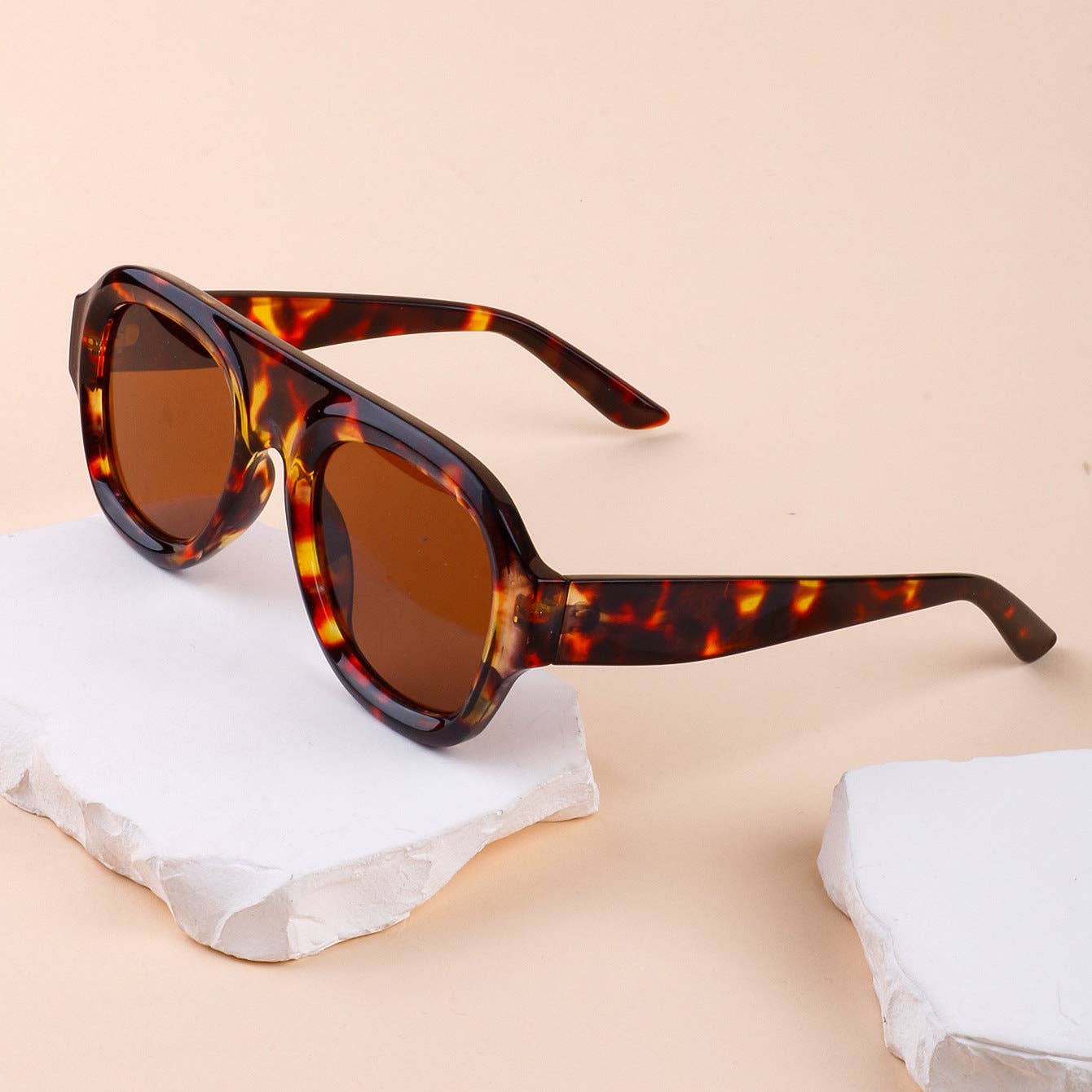 Retro Square Sunglasses Fashion Women N6B163
