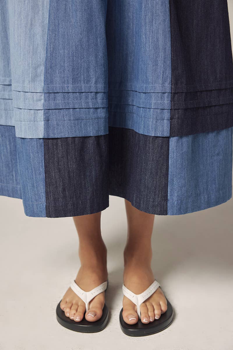 Contrast midi skirt