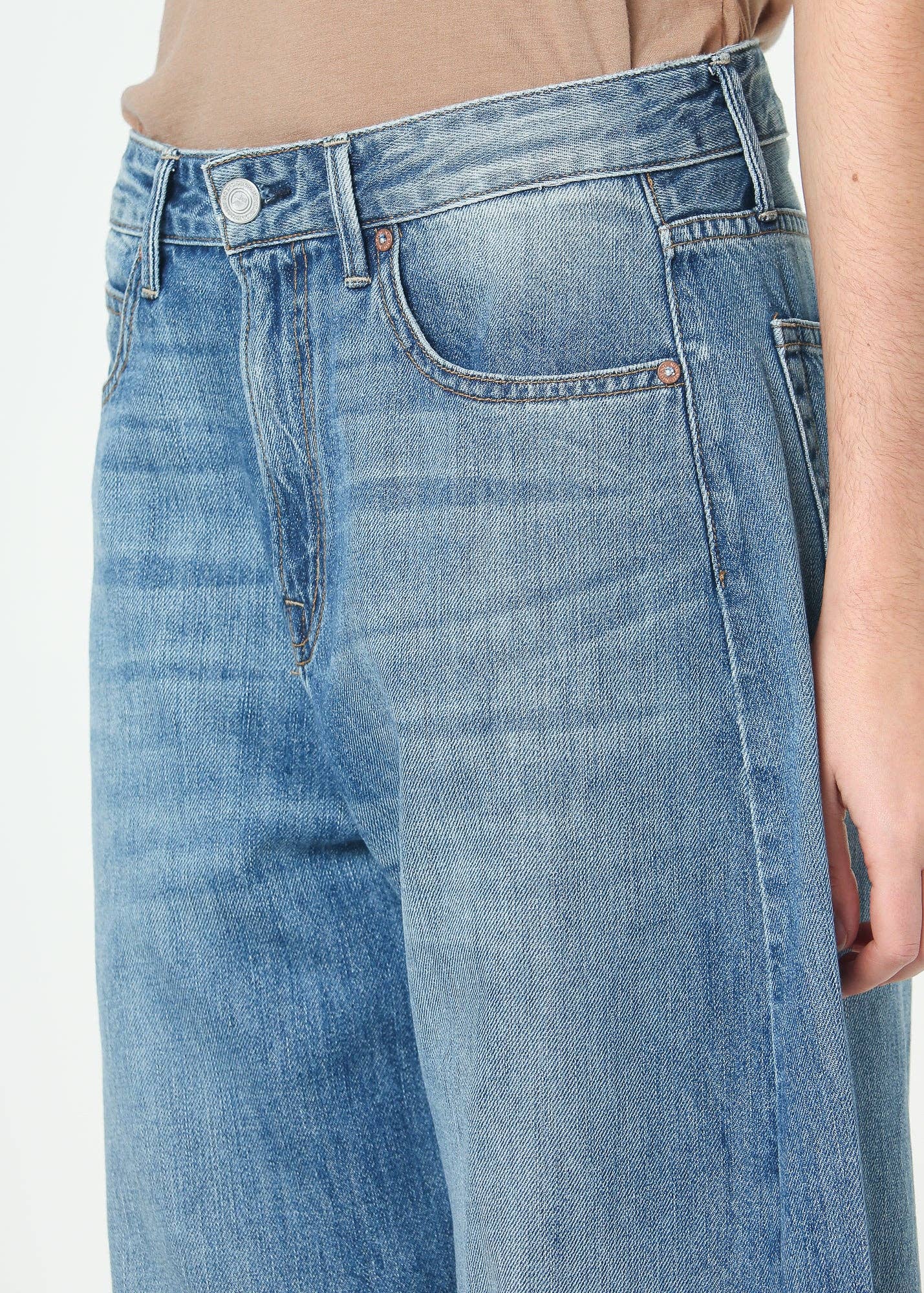 Kallie Relaxed Curve Jean - Baltimore