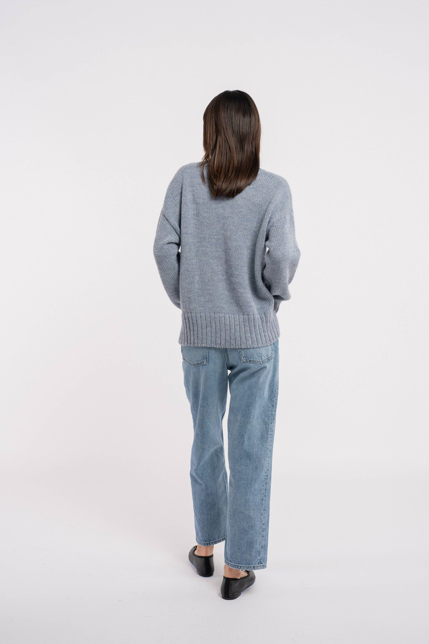 Boxy V-neck Wool sweater, dusty blue