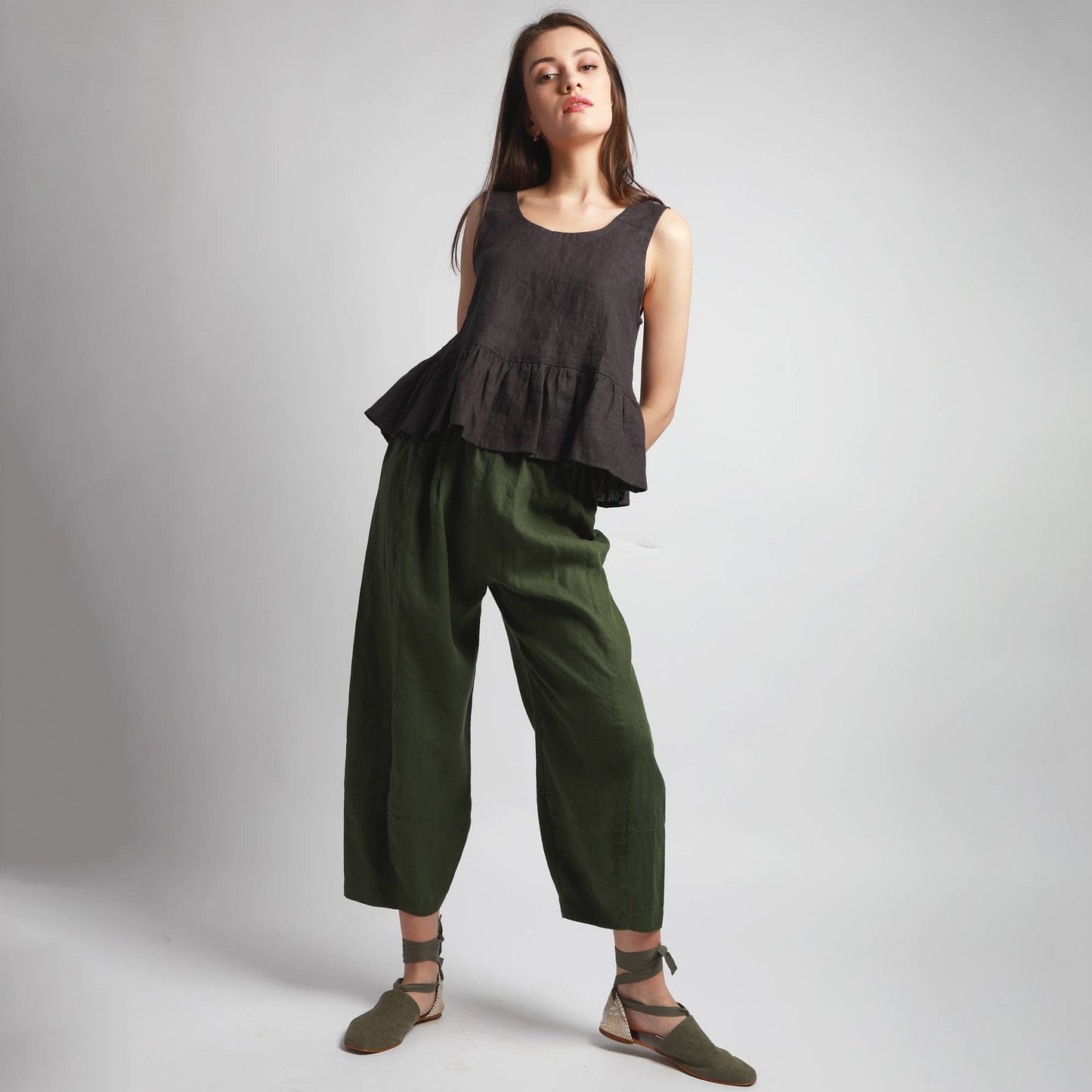 Barrel Leg Cropped Linen Pants