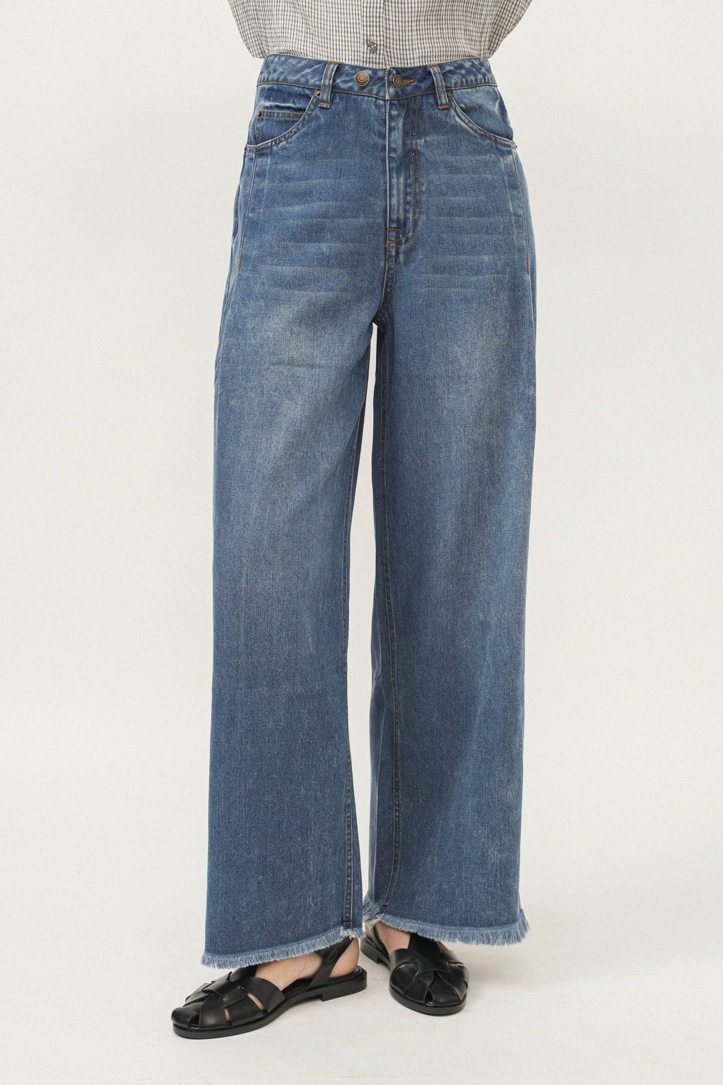 FRONT SIDE PINTUCK WIDE LEG JEANS