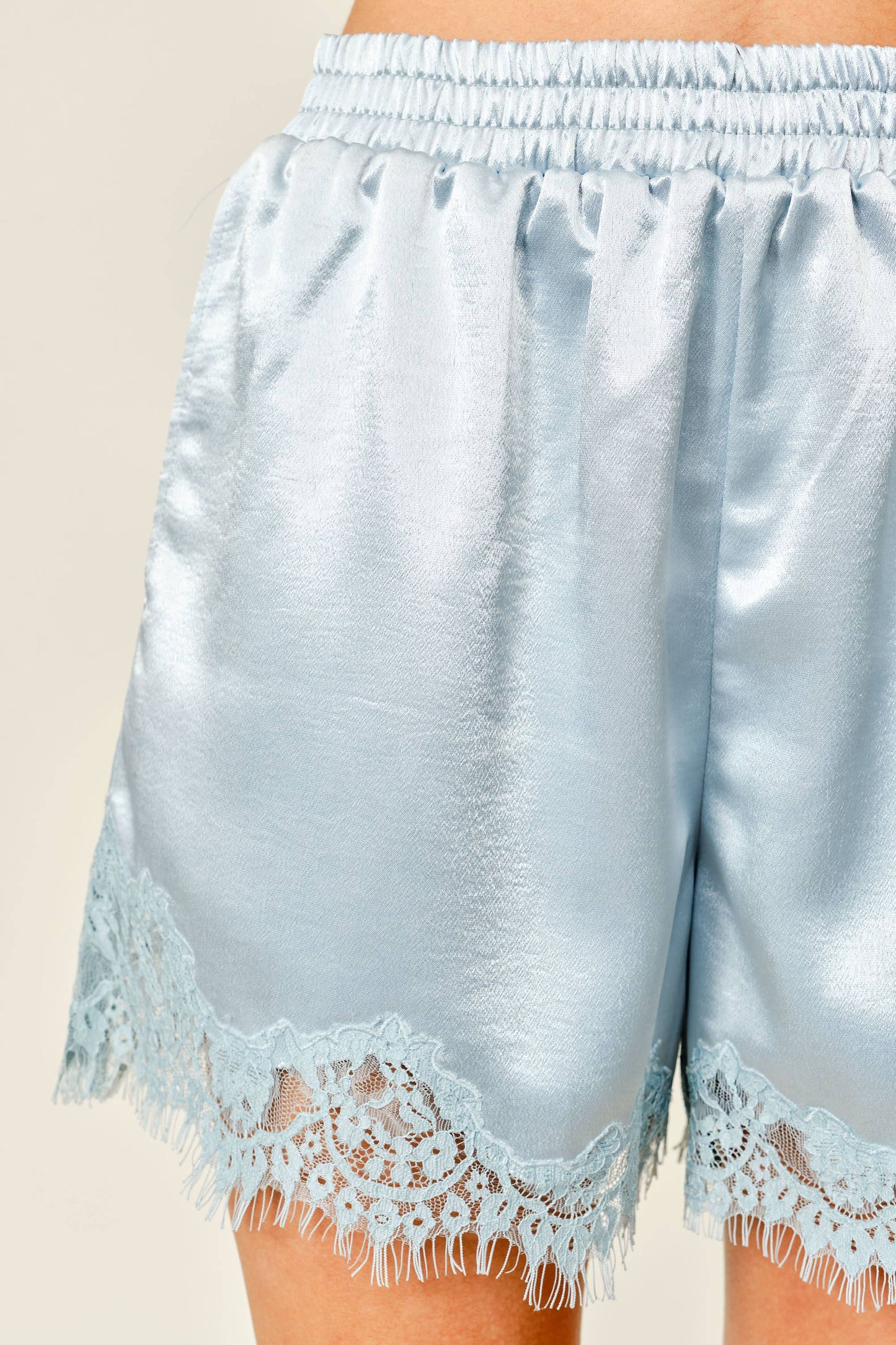 AJP6131 SATIN LACE SHORTS