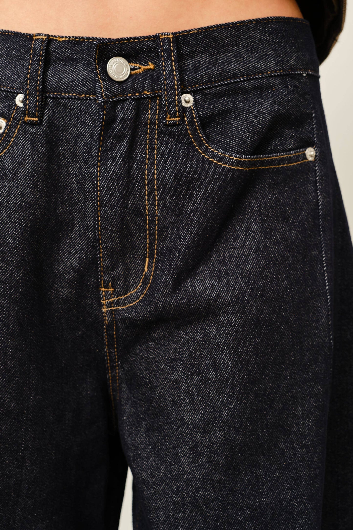 RELAXED BARREL  RAW-FINISH DARK DENIM