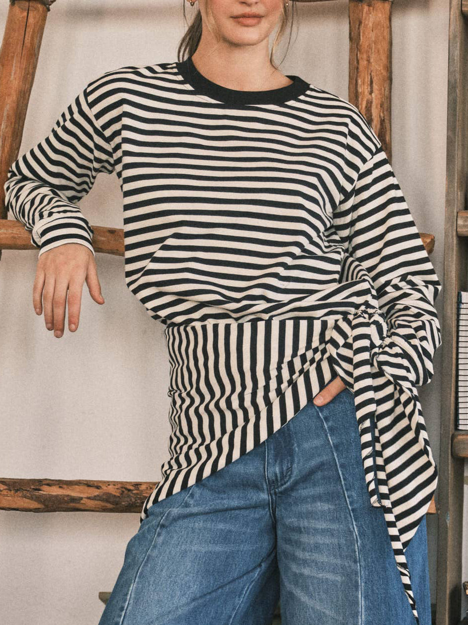 BLK & WHITE STRIPED SWEATSHIRT W/DETACHABLE SCARF