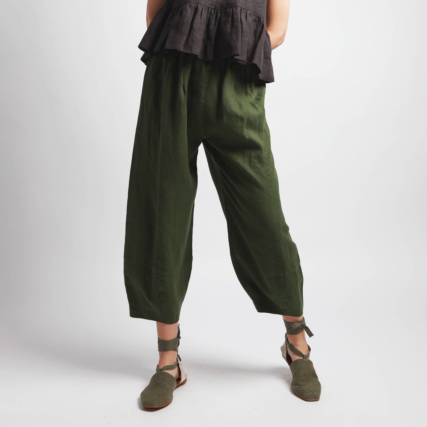 Barrel Leg Cropped Linen Pants