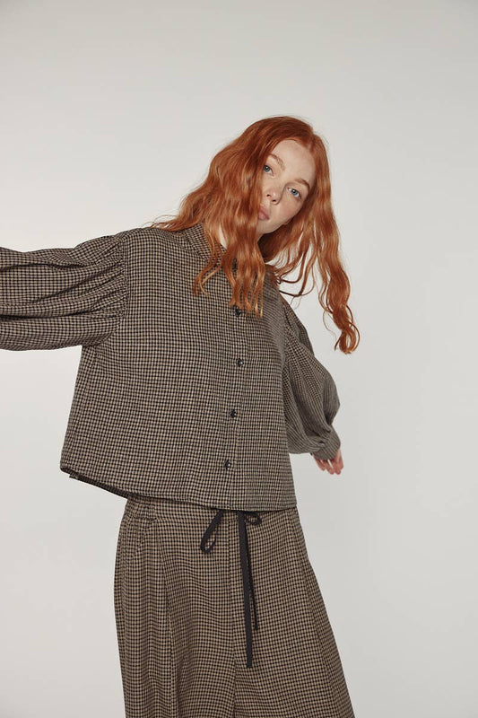 Volume sleeve blouse