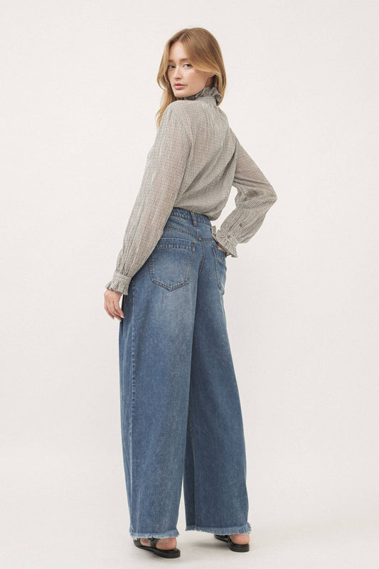 FRONT SIDE PINTUCK WIDE LEG JEANS