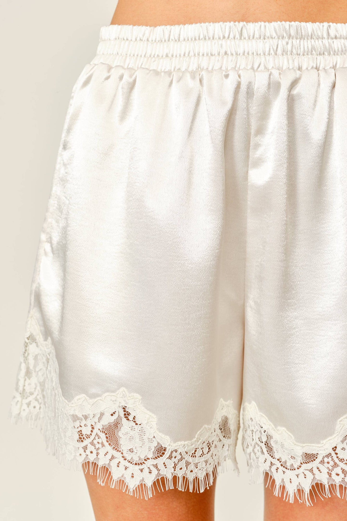 AJP6131 SATIN LACE SHORTS