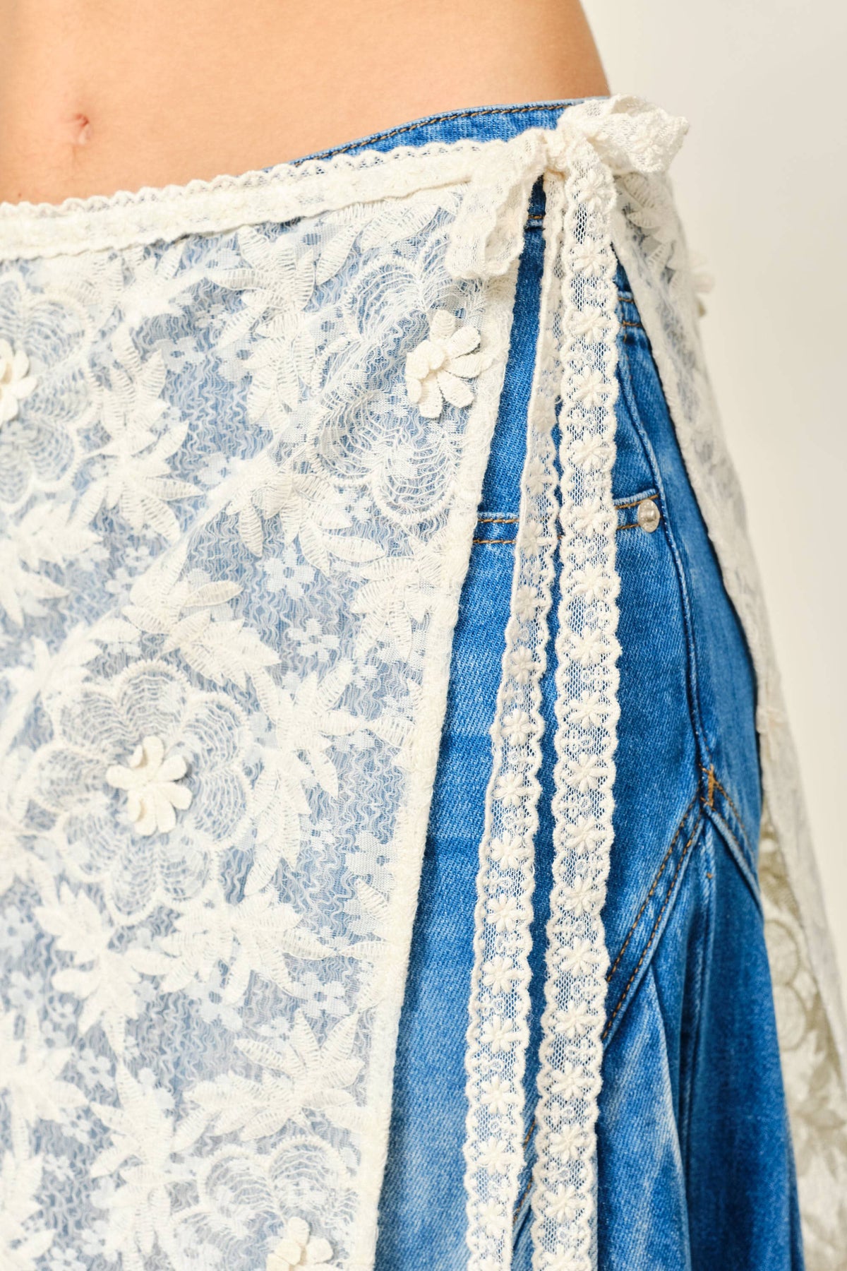 LAYERING LACE TIE-WRAP SKIRT